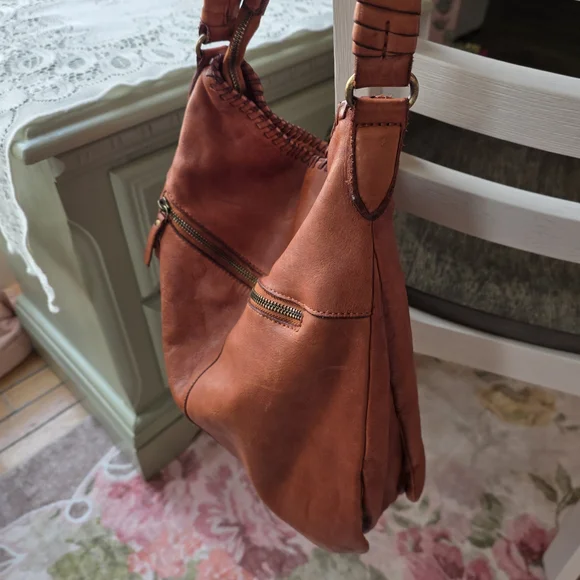 Elegant Cognac Marta Ponti  Leather Hobo Bag - Picture 2 of 11